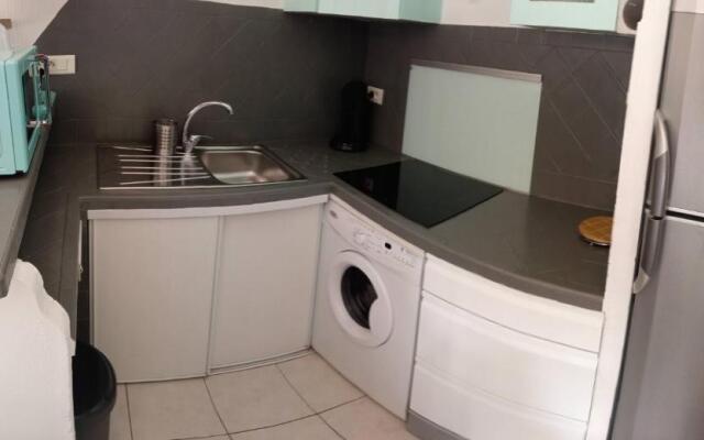 Aigues-Mortes - Agreable T.2 - (+ de 40m² )