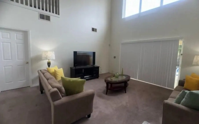 South Facing W/ Private Pool & Spa