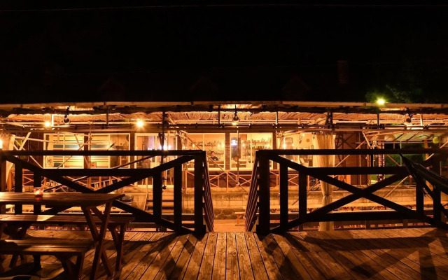 Beach Side Village Familiar-Hostel