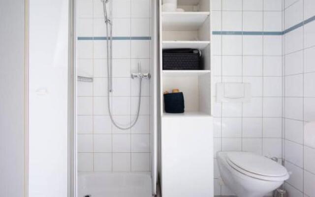 2 Zimmer in Jugendstilwohnung mit Garten (1-6 P.)