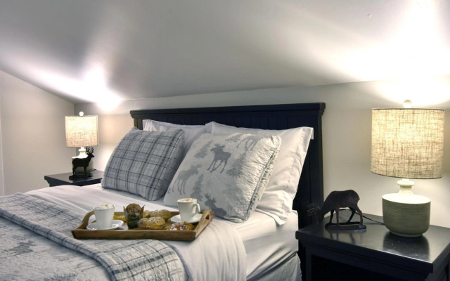 Stunning Condo - View on Lake Tremblant & Mountain