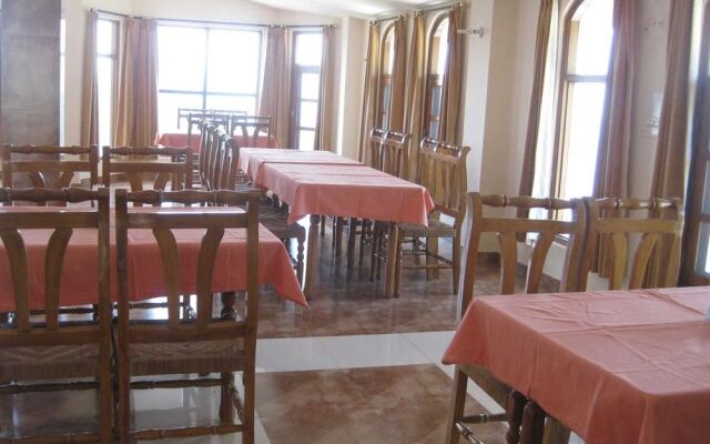 Hotel Grand Sunset, Chail