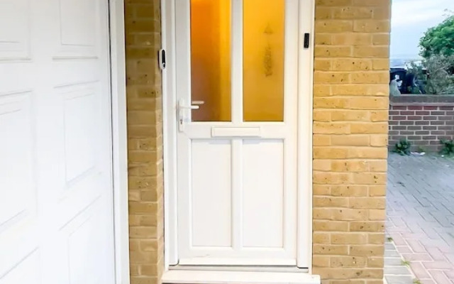 Stylish Margate Coastal Home Parking By Adliv