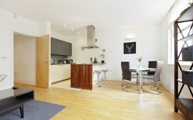 2 Bdr in Kensington E1 by the Residences