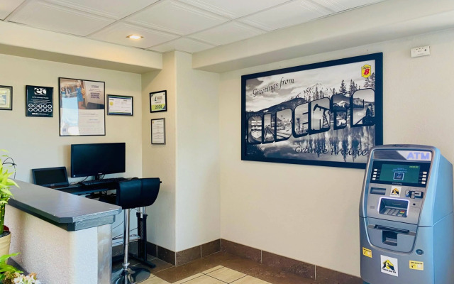 Super 8 by Wyndham Grande Prairie