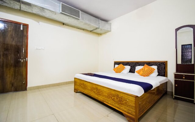 Pathak Guest House by OYO Rooms