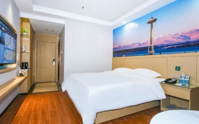 Xiyatu Huayuan Hotel (Zhongshan Ancient Town Lihe Light Rail Station Store)