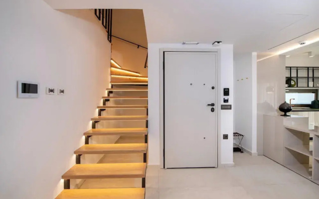 Flos Apartments
