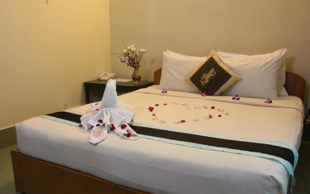 Central Night Hotel