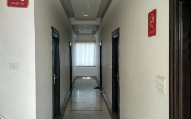 OYO 9974 Hotel Taj Prince