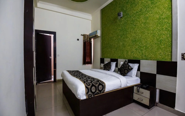 Hotel Alpine Inn by OYO
