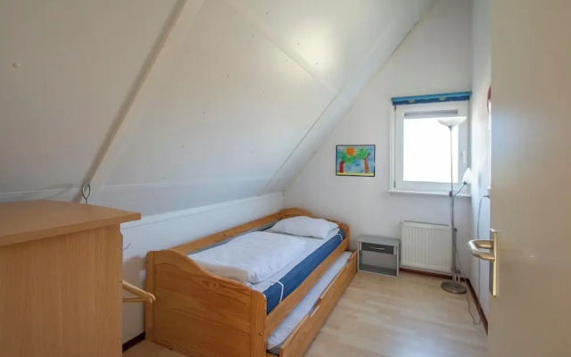 Alluring Holiday Home Near Beach