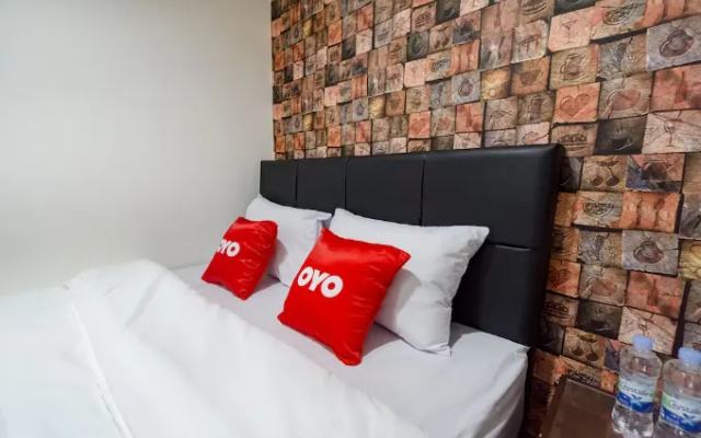 Residence Stasiun Tebet Syariah by OYO Rooms