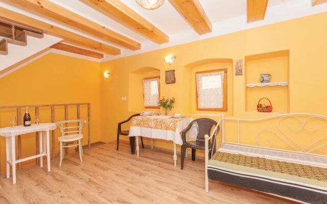 Beautiful Apartment in Omisalj With 1 Bedrooms