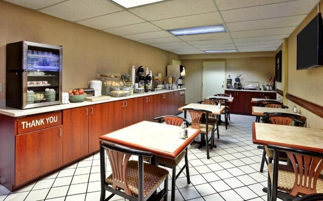 Quality Inn & Suites Somerset Downtown