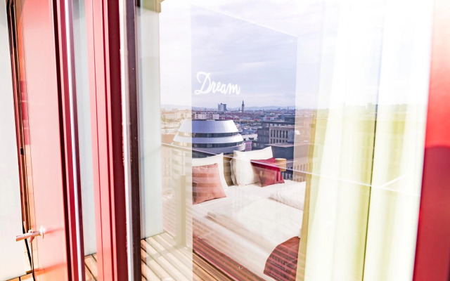 Triiiple Tower Dream Apartments with Rooftop-Summer-Pool by ichbucheAT