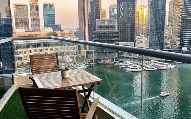 Cosy Little Studio With Marina &partial Beach View