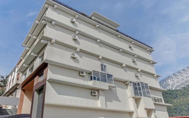 Goroomgo Hotel New Vaikunth  Dharamshala