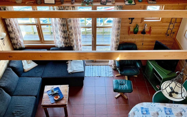 6 Person Holiday Home in Foldroyhamn