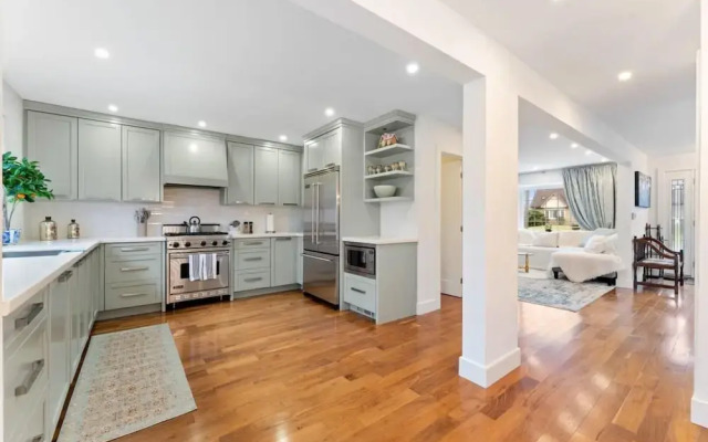 Spacious 2bdrm Home in Burlington