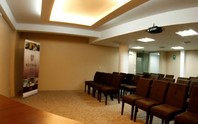 Roswal Hotel