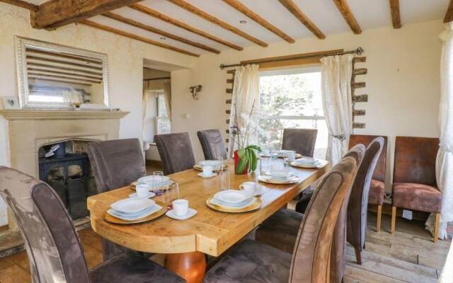Meagill Farmhouse, hot Tub, bbq hut