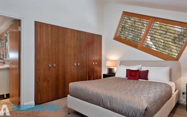 The Peak Penthouse 8