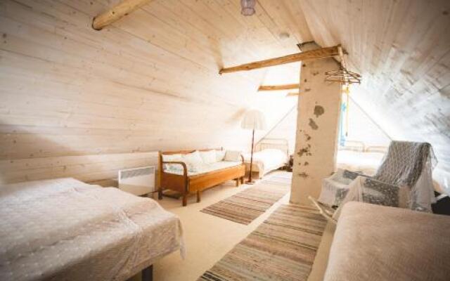 Mesi Tare Guesthouse