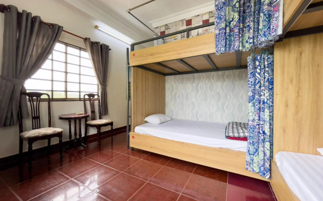 Little Brick Saigon Hotel