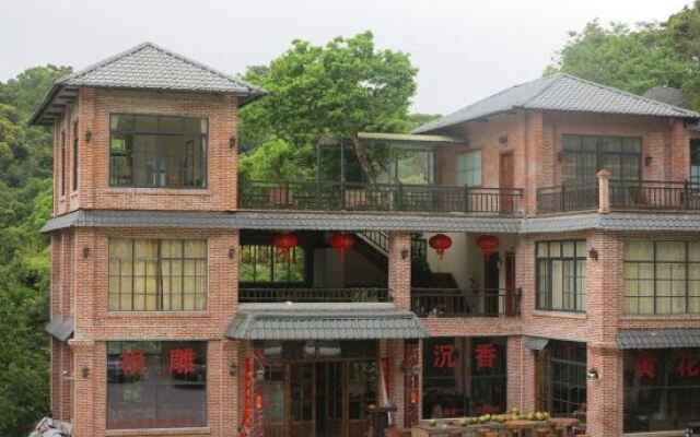 Jianfengling Tianchi Mountain Resort