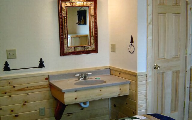 Timber Bay Lodge & Houseboats