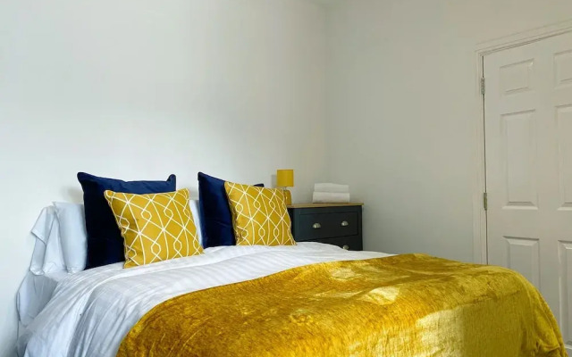 Mayfair Suite Sasco Apartments