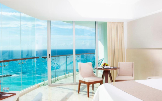 Altitude at Krystal Grand Cancun - All inclusive