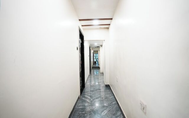 Hotel Versova Inn