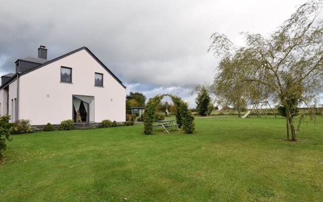 Luxurious Villa in Wibrin Ardennes with Pool