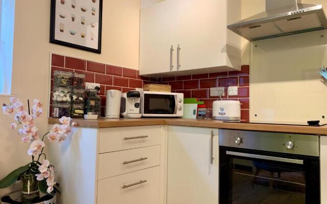 Pristine Apartment in The Centre of Glastonbury