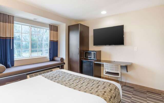 Microtel Inn & Suites by Wyndham Brooksville