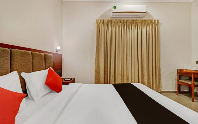 Super Townhouse Kizhakkambalam Tourist Home