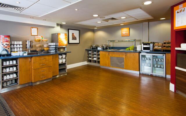 Holiday Inn Express Swansea - East by IHG