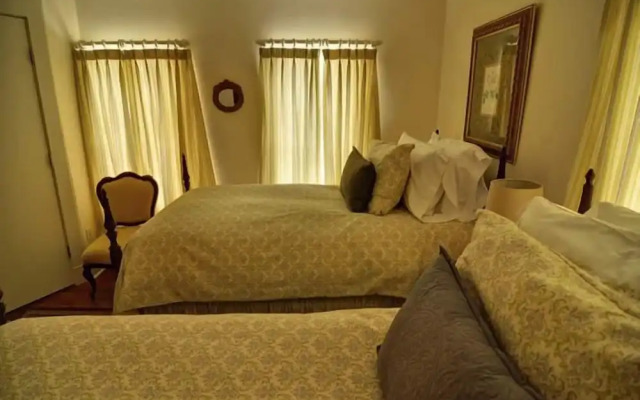 RiverWood Inn