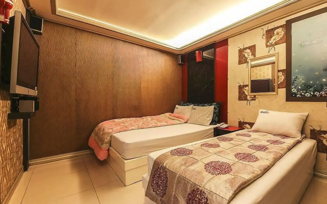 Palace Motel