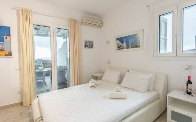 Maroulinas View Studios & Apartments