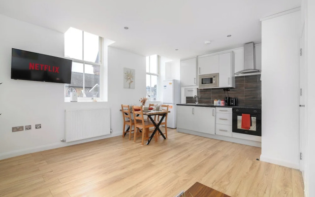 Deluxe 1 Bed Apartment, London