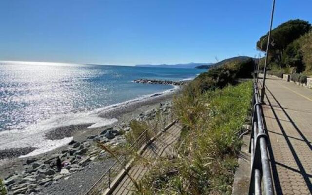 Appartamento con terrazza vista mare a 50 mt