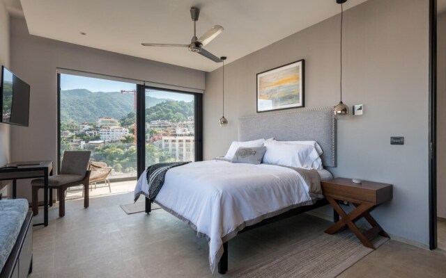 Sail View-709 Spacious Condo Romantic Zone Ocean Views