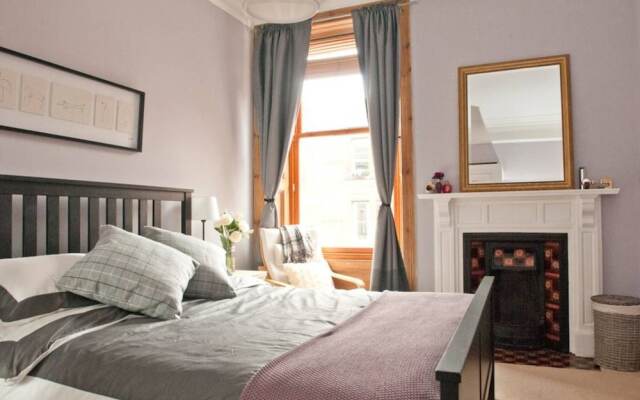 3 Bedroom Home In Bonnie Bruntsfield