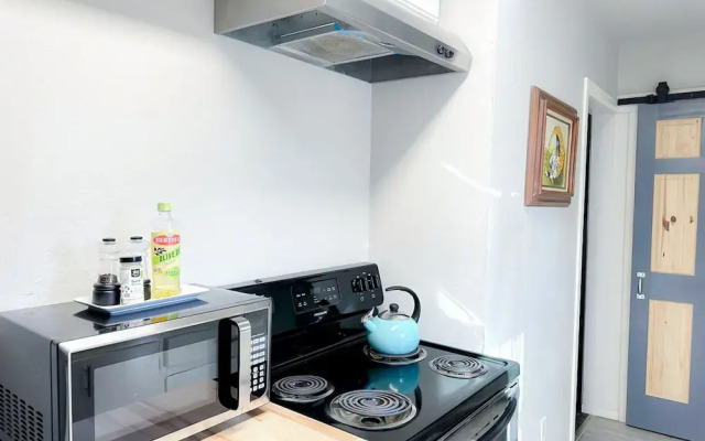 2BR Cozy House Near Plaza District