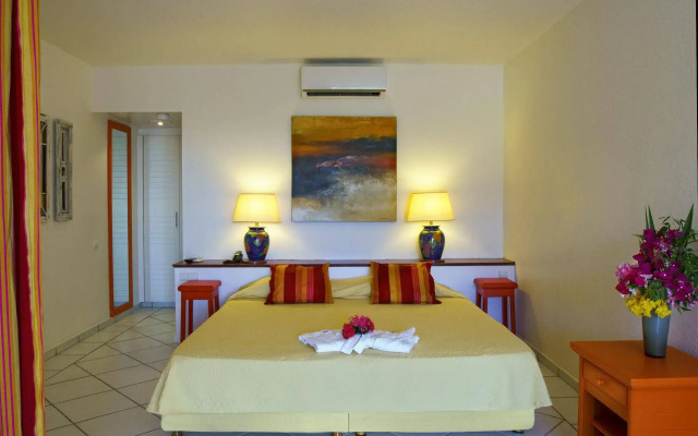 Le Domaine Anse Marcel Beach Resort