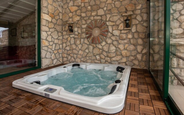 Awesome Home in Klek With Wifi and 4 Bedrooms