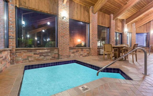 Baymont Inn & Suites LaGrange